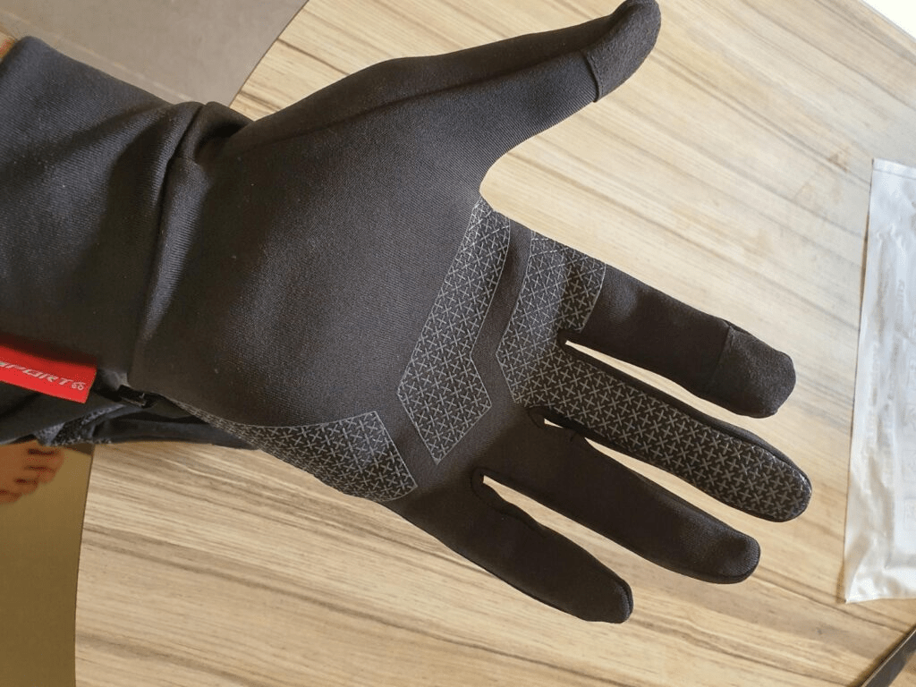 Game-Changing Grip: The Importance of Tennis Gloves